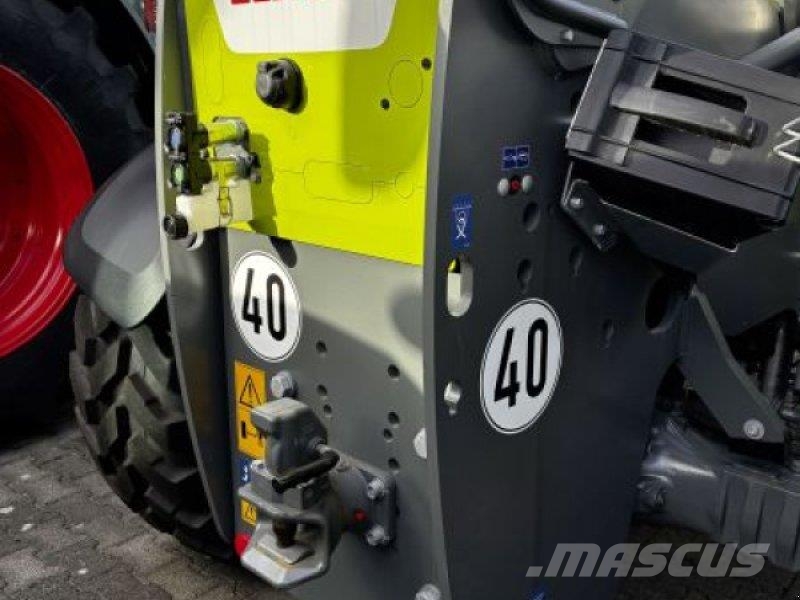 CLAAS SCORPION 742 VARIPOWER مناولات متداخلة