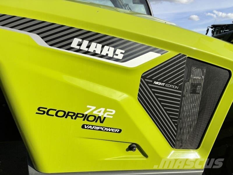 CLAAS SCORPION 742 VP NIGHT EDITION Teleskopski viličarji