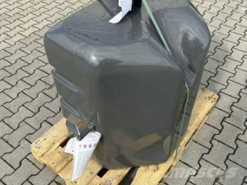 CLAAS STAHLBETONGEWICHT 800 KG CLAAS ماكينات وملحقات زراعة أخرى