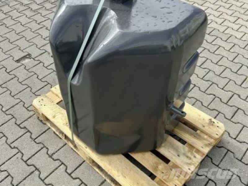 CLAAS STAHLBETONGEWICHT 800 KG CLAAS ماكينات وملحقات زراعة أخرى