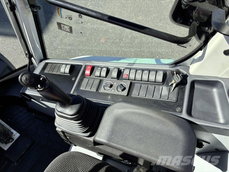 CLAAS TORION 738 T SINUS Kolesni nakladalci