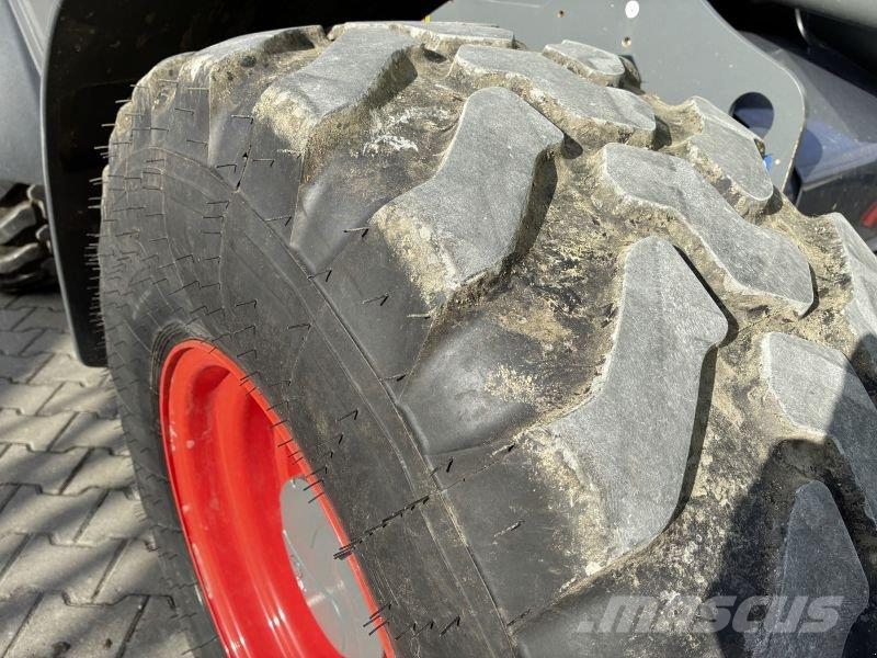 CLAAS TORION 738 T SINUS Kolesni nakladalci