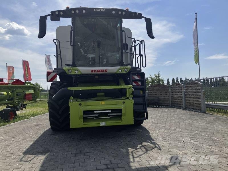 CLAAS TRION 540 حصادات