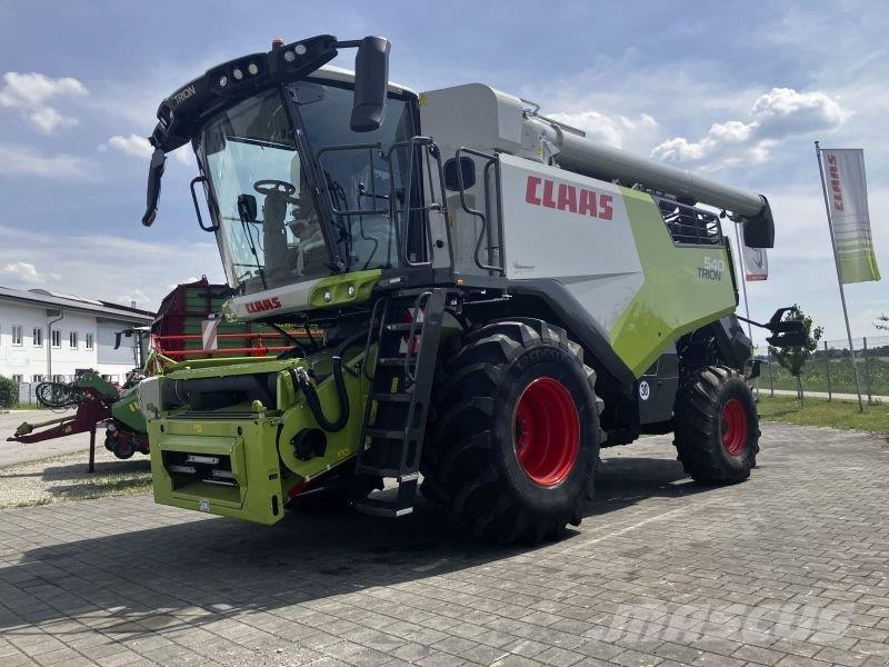 CLAAS TRION 540 حصادات