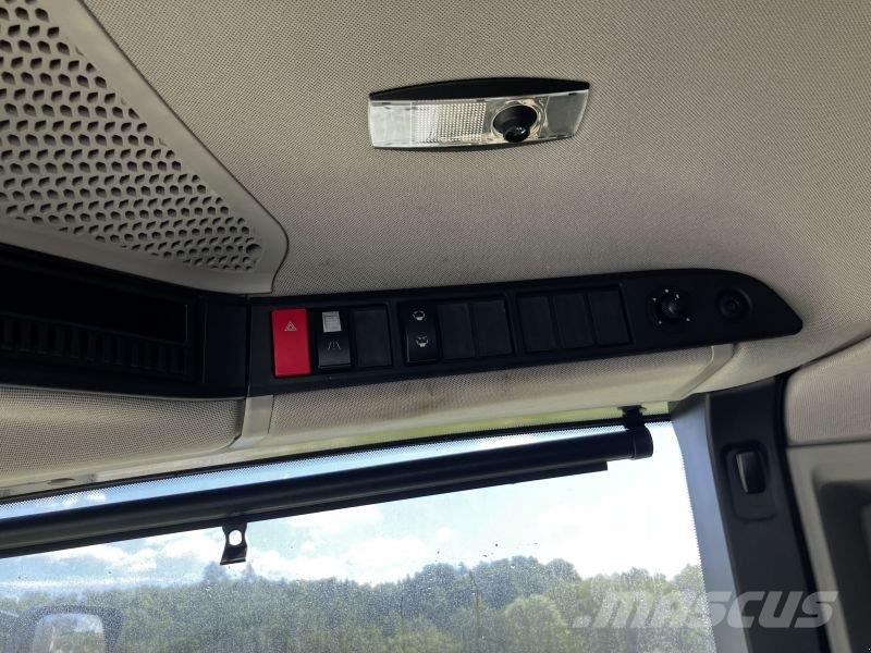 CLAAS TRION 740 TT MIT V 770 Θεριζοαλωνιστικές μηχανές