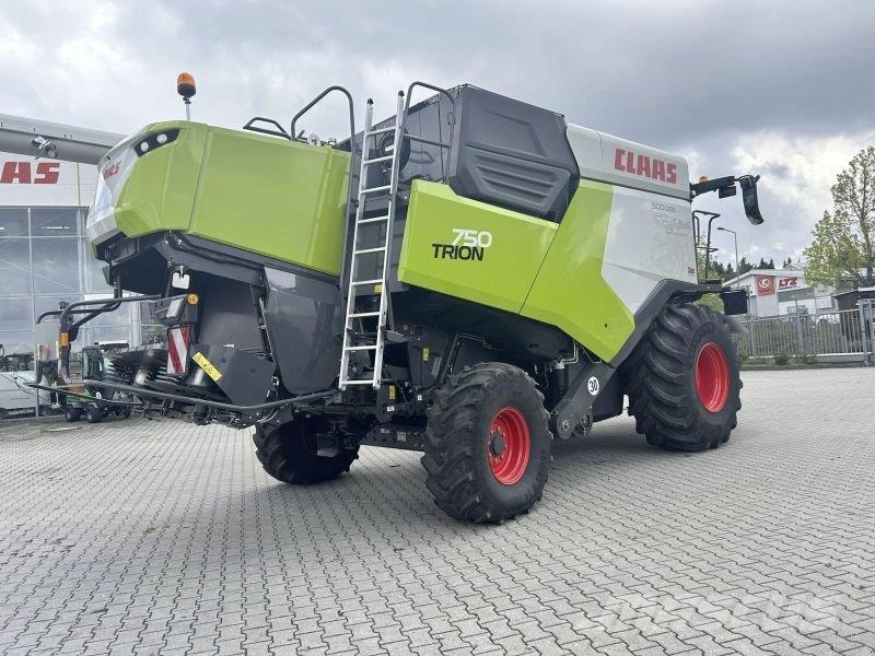 CLAAS TRION 750 Kombajni