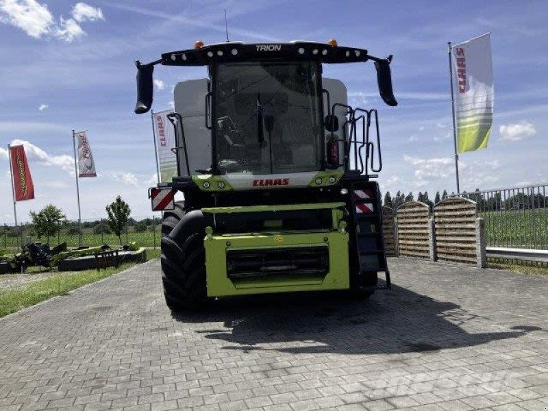 CLAAS TRION 750 Cosechadoras combinadas
