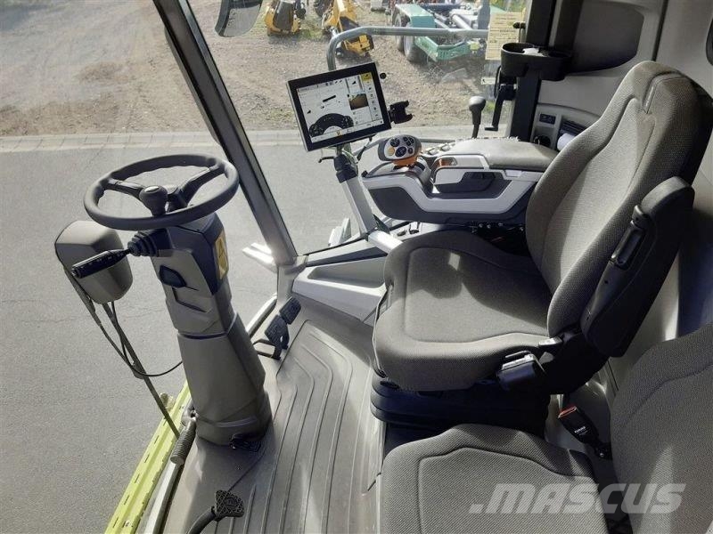 CLAAS TRION 750 Kombajni