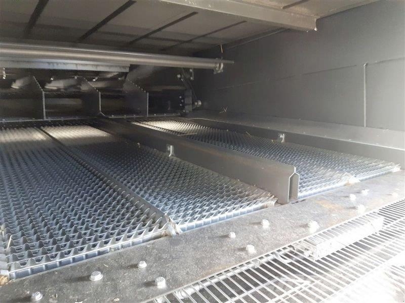 CLAAS TRION 750 Kombajni