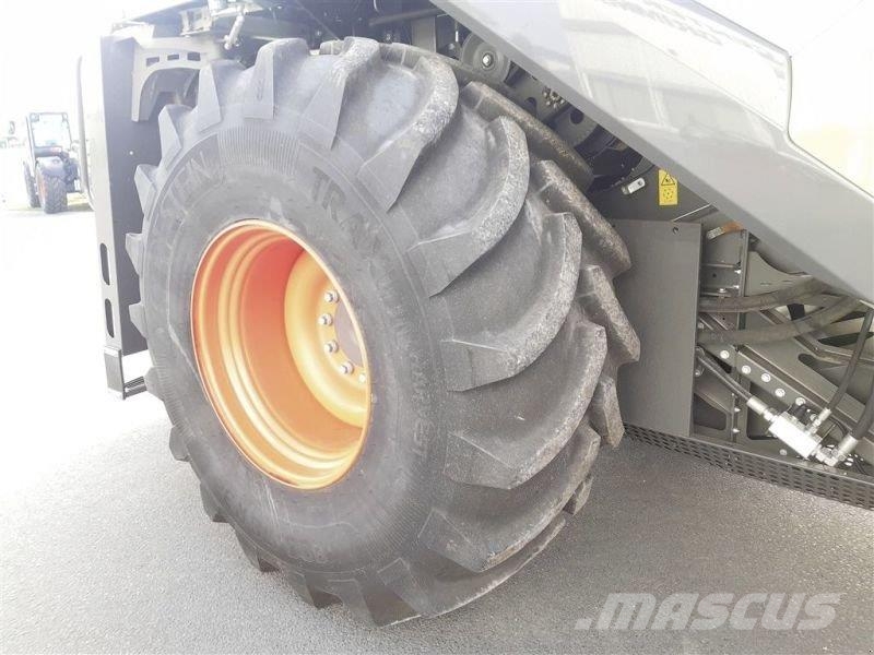 CLAAS TRION 750 Kombajni