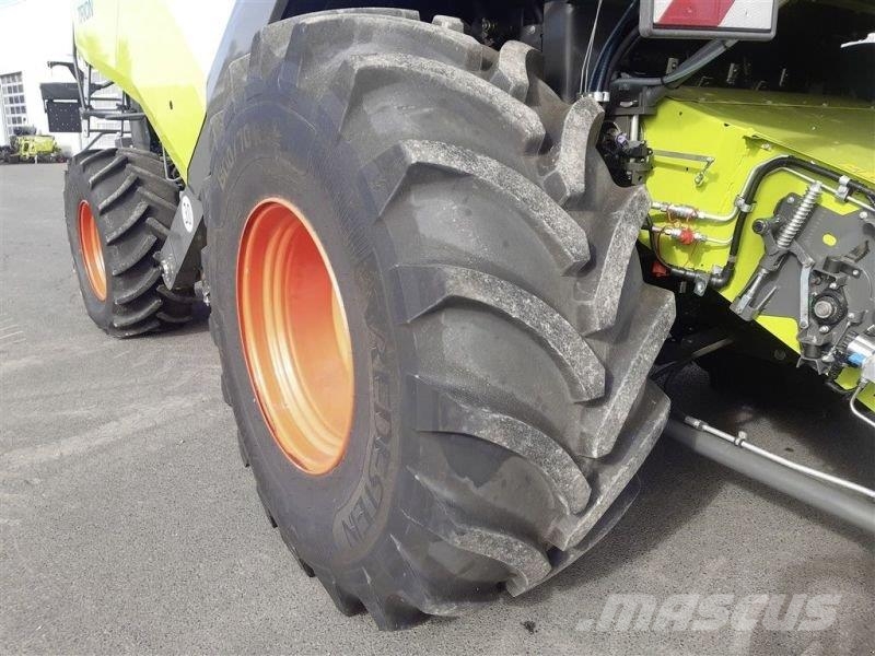CLAAS TRION 750 Kombajni