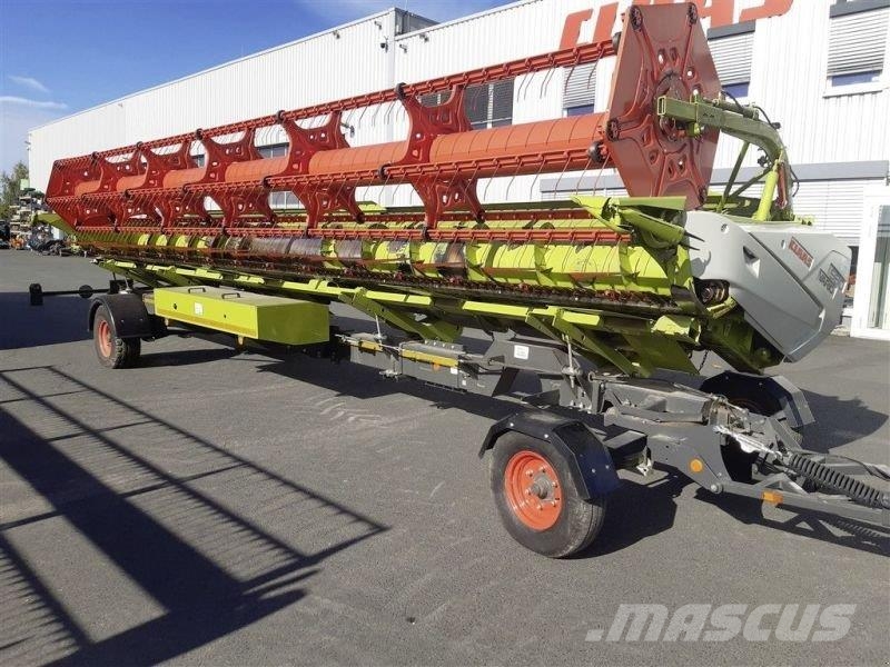 CLAAS TRION 750 Kombajni