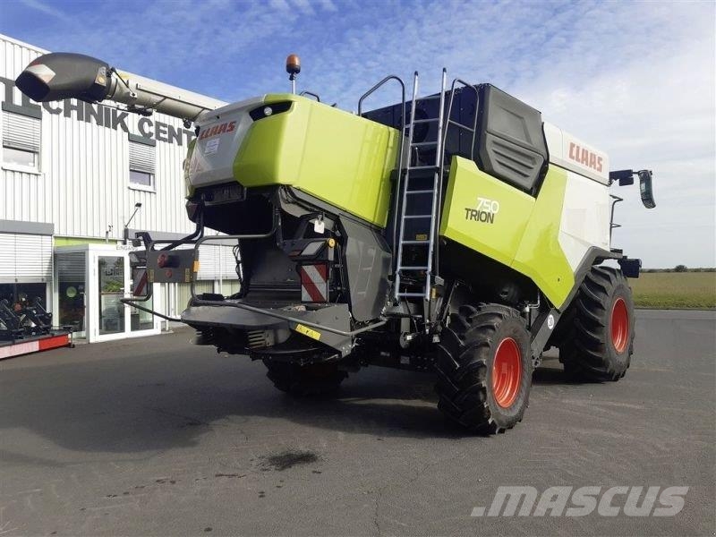 CLAAS TRION 750 Kombajni