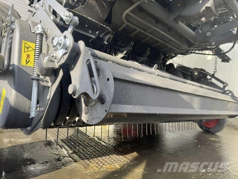 CLAAS VARIANT 585 RC PRO محزمات مستديرة