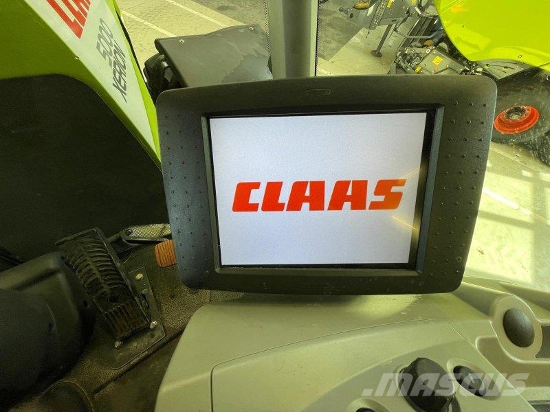 CLAAS XERION 5000 TRAC VC Трактори