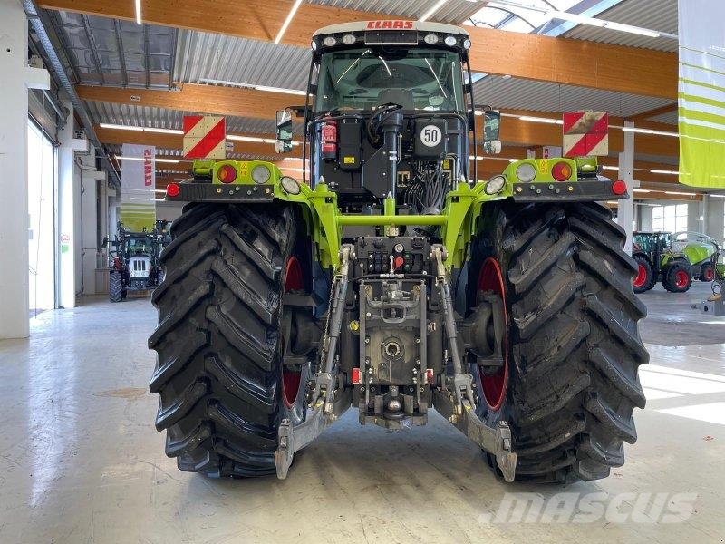 CLAAS XERION 5000 TRAC VC Трактори
