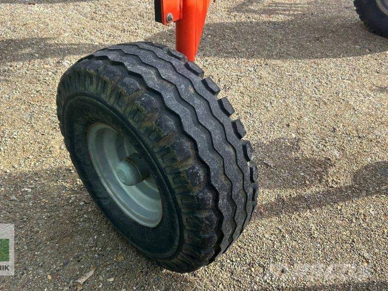 Fella TS 1402 Schwader
