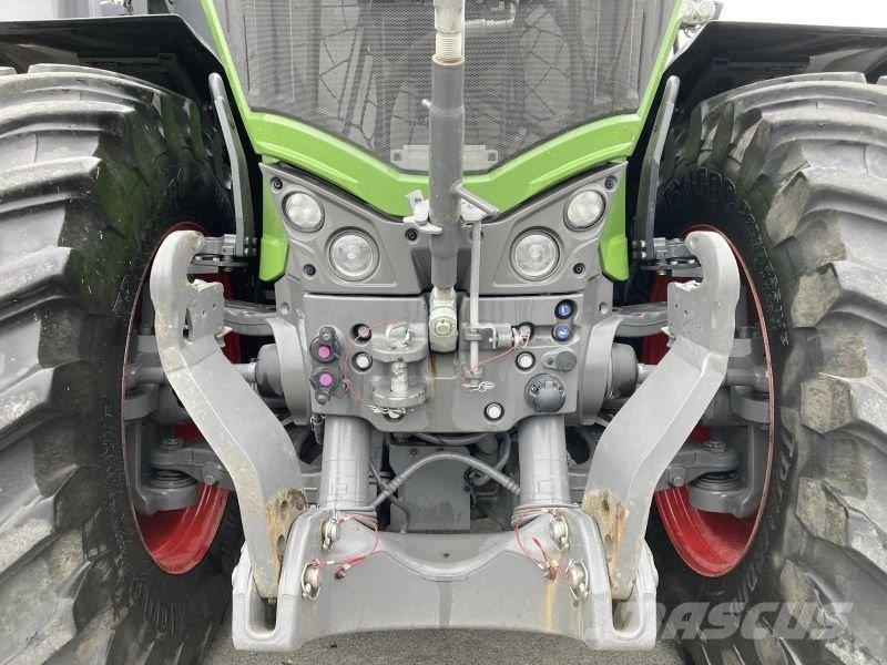 Fendt 1046 VARIO GEN3 PROFI PLUS الجرارات