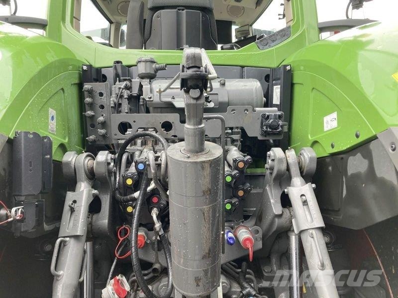 Fendt 1046 VARIO GEN3 PROFI PLUS الجرارات