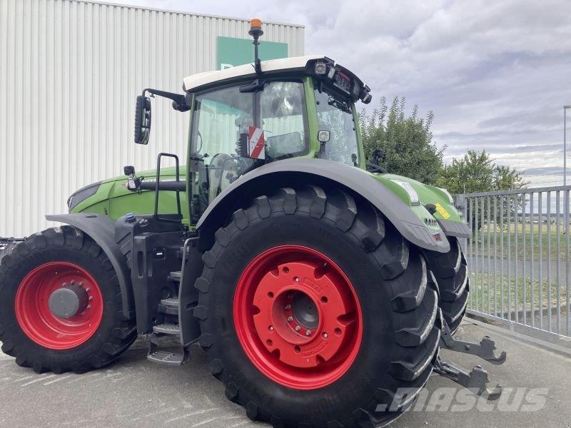 Fendt 1046 VARIO GEN3 PROFI PLUS Traktorit