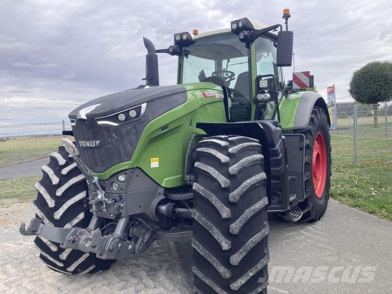 Fendt 1046 VARIO GEN3 PROFI PLUS Traktorit