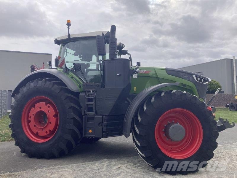 Fendt 1046 VARIO GEN3 PROFI PLUS Traktorit