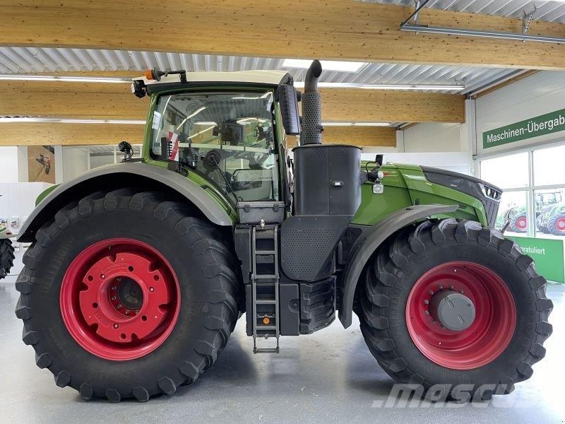 Fendt 1046 VARIO GEN3 PROFI PLUS Traktorit