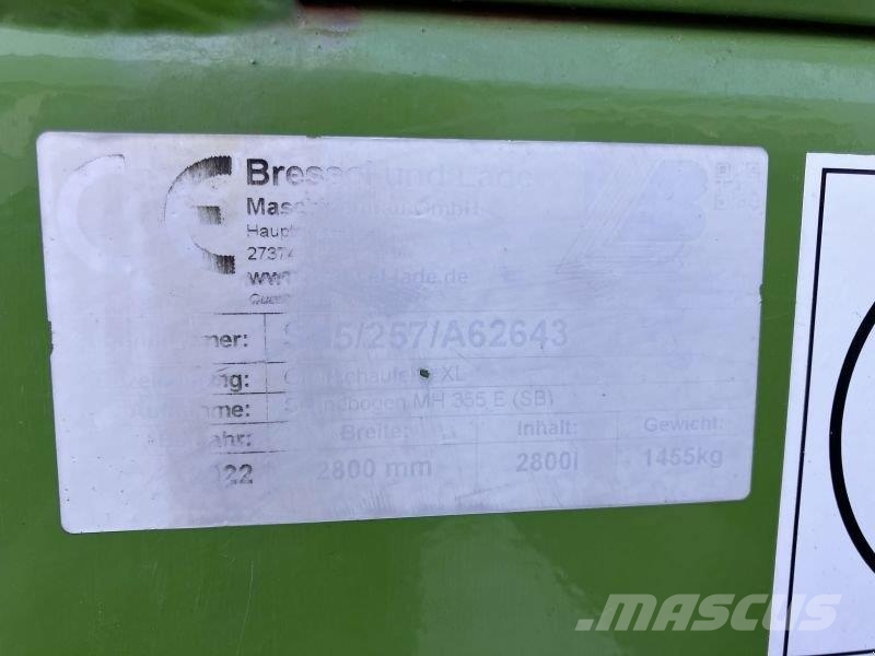 Fendt 2,8 M³ SILAGEBEIßSCHAUFEL ماكينات وملحقات زراعة أخرى