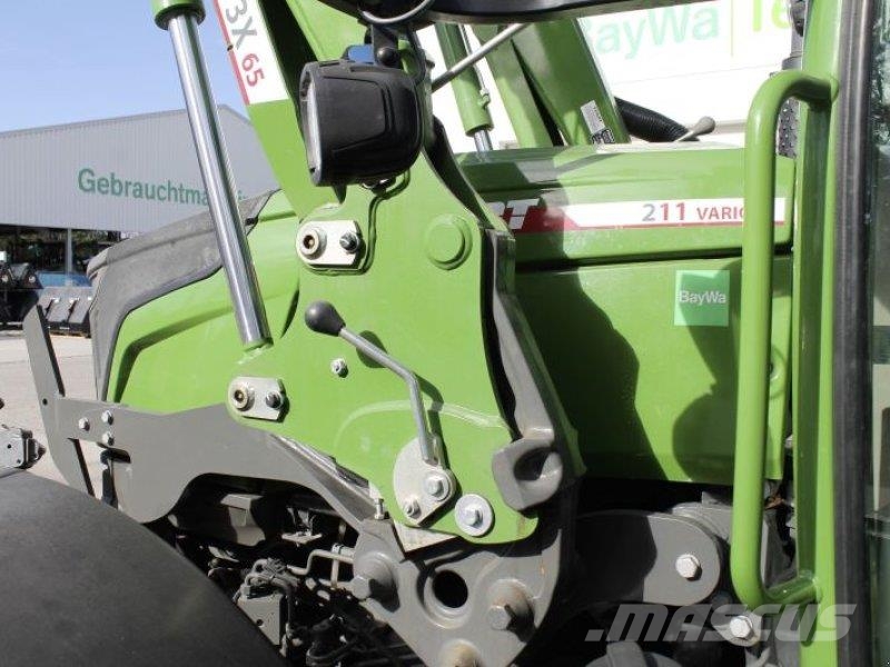 Fendt 211 S VARIO GEN3 POWER Traktori