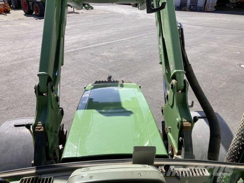 Fendt 415 VARIO Трактори