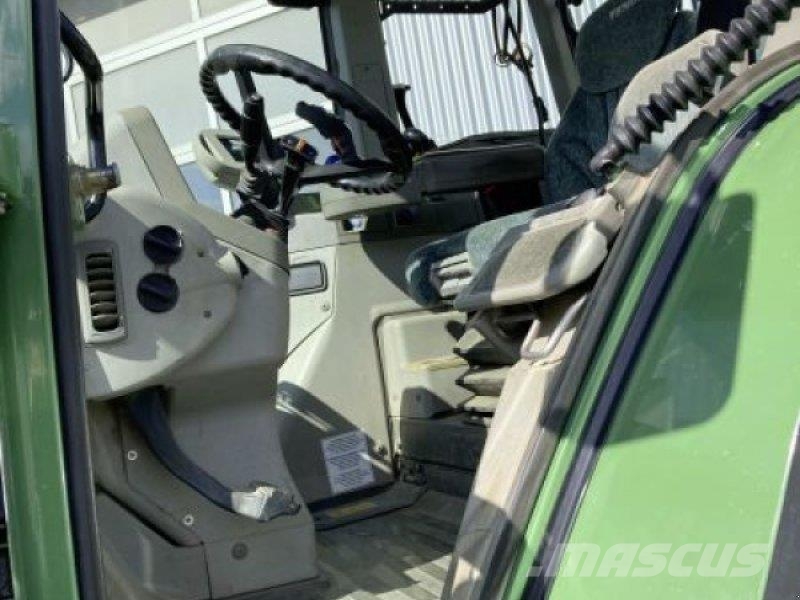 Fendt 415 VARIO Трактори