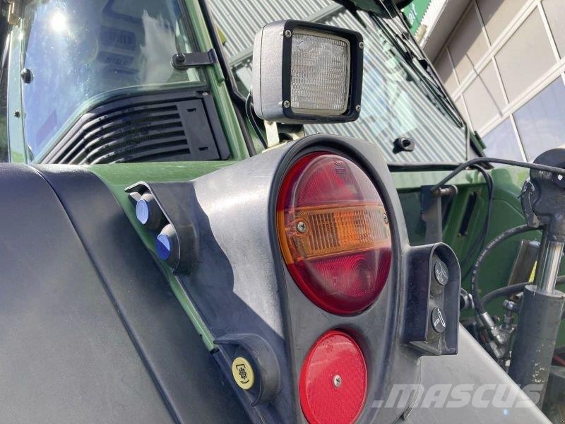 Fendt 415 VARIO Трактори