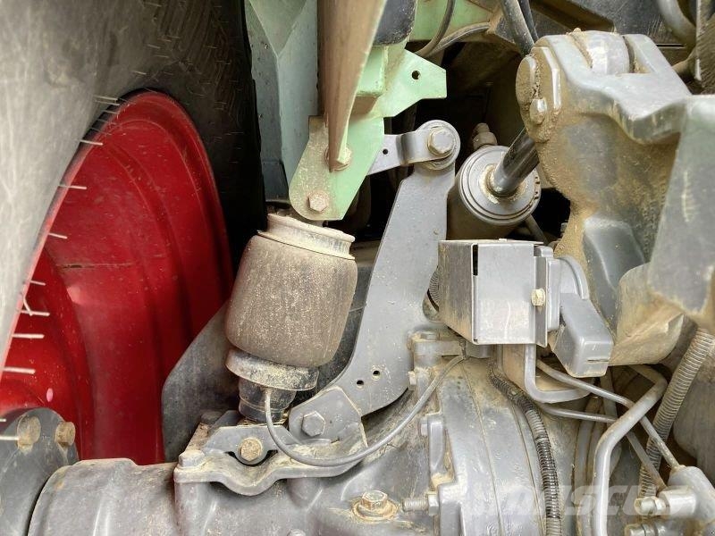 Fendt 415 VARIO Трактори