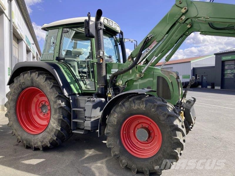 Fendt 415 VARIO Трактори