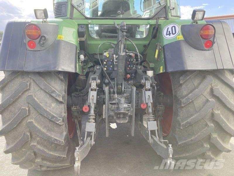 Fendt 415 VARIO Трактори