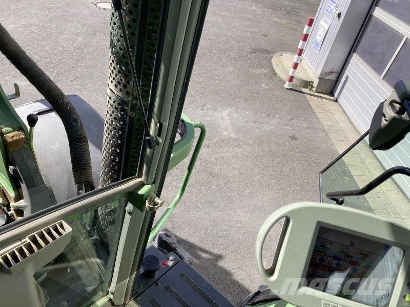 Fendt 415 VARIO Трактори
