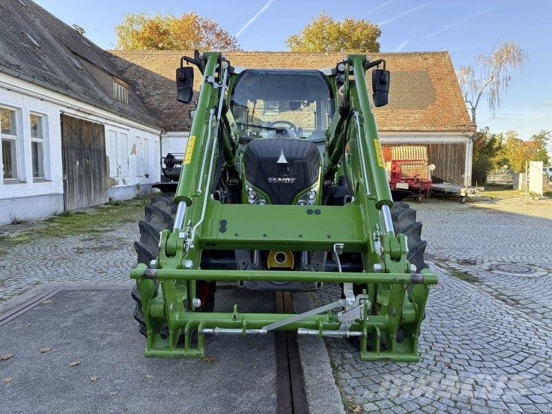 Fendt 516 VARIO S4 PROFI Трактори