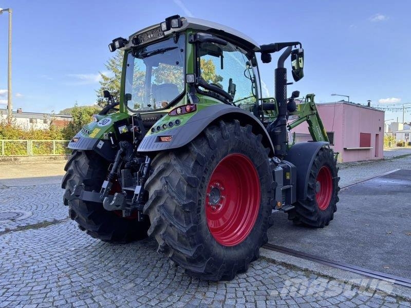 Fendt 516 VARIO S4 PROFI Трактори