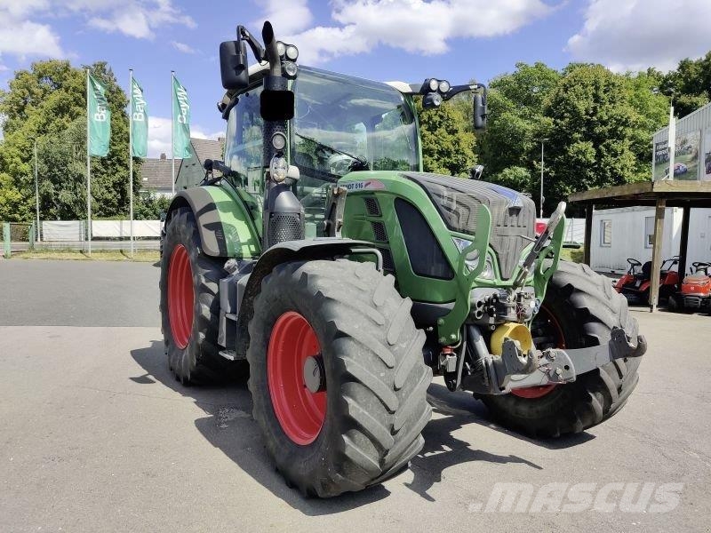 Fendt 516 VARIO SCR PROFI Traktory