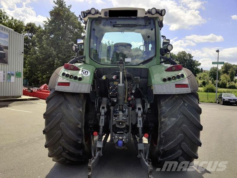 Fendt 516 VARIO SCR PROFI Traktory