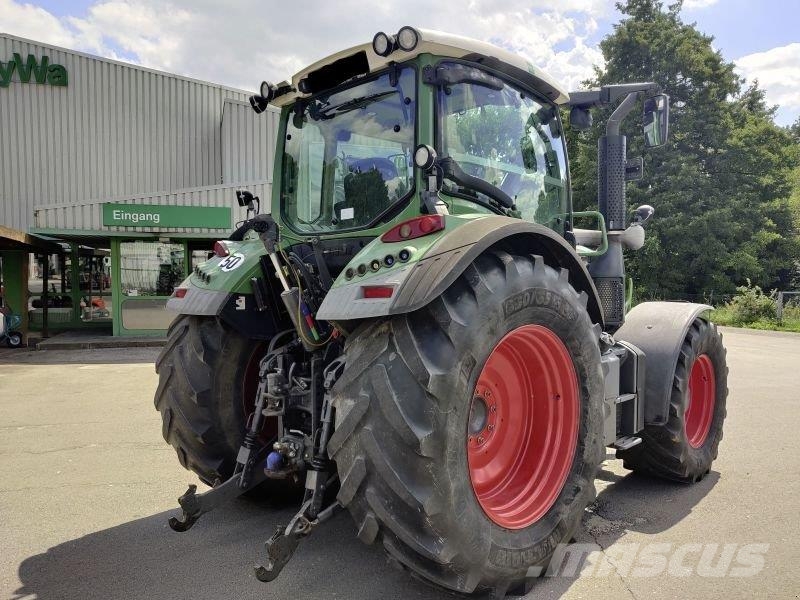 Fendt 516 VARIO SCR PROFI Traktory