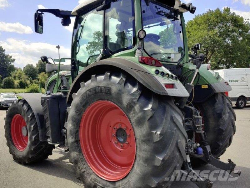 Fendt 516 VARIO SCR PROFI Traktory