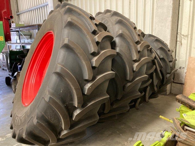 Fendt 600/70 R30 + 710/70 R42 Padangos, ratai ir ratlankiai