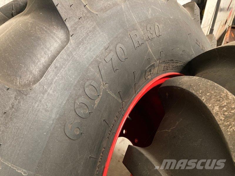 Fendt 600/70 R30 + 710/70 R42 Padangos, ratai ir ratlankiai