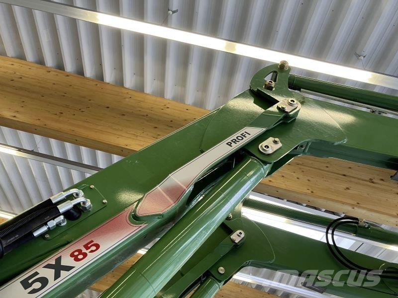 Fendt 716 VARIO S4 PROFI Traktorit