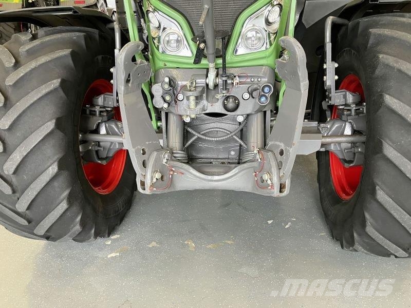 Fendt 716 VARIO S4 PROFI Traktorit