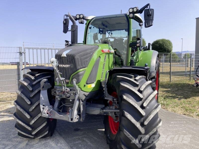 Fendt 718 VARIO GEN6 POWER PLUS Traktory