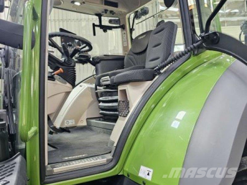 Fendt 718 VARIO GEN6 PPL SET 2 Traktory