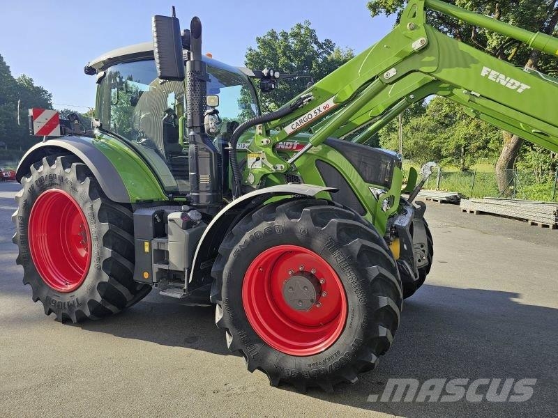Fendt 718 VARIO GEN6 PPL SET 2 Traktory