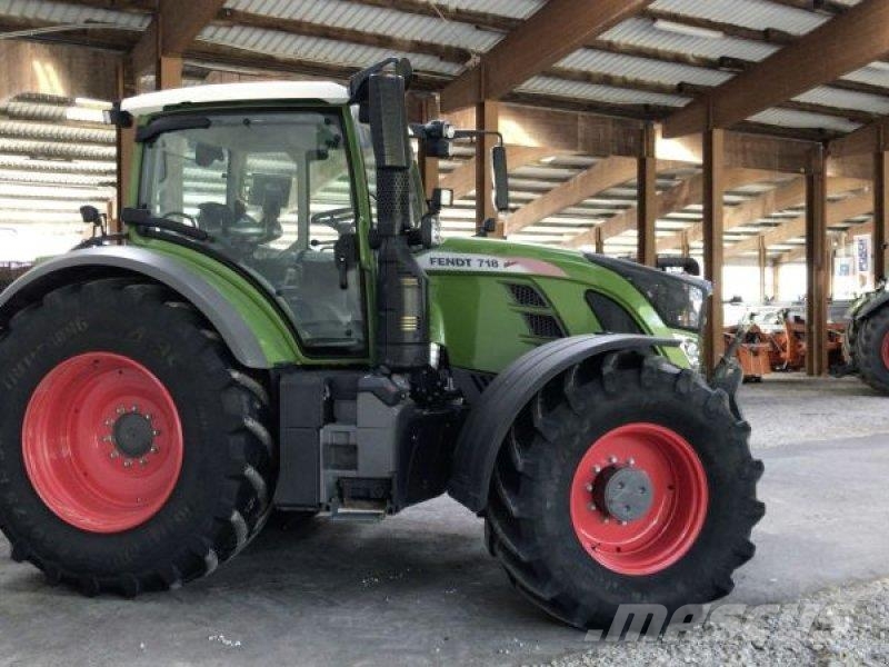 Fendt 718 VARIO S4 Tractoren